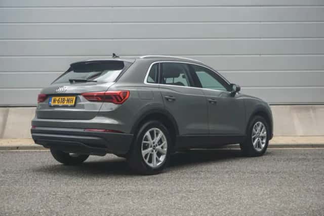 Audi Q3 (2021) thumbnail 2