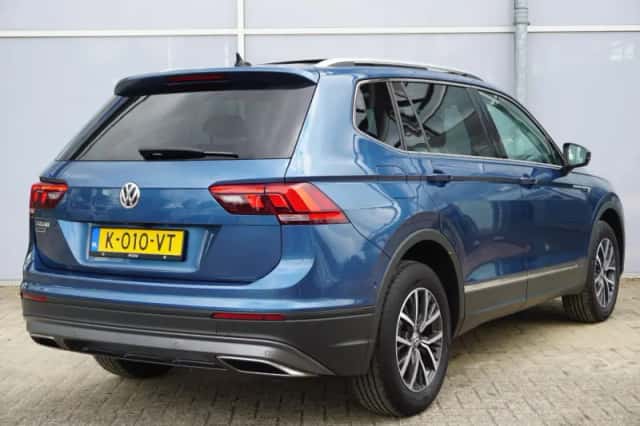 Volkswagen Tiguan (2021) thumbnail 2