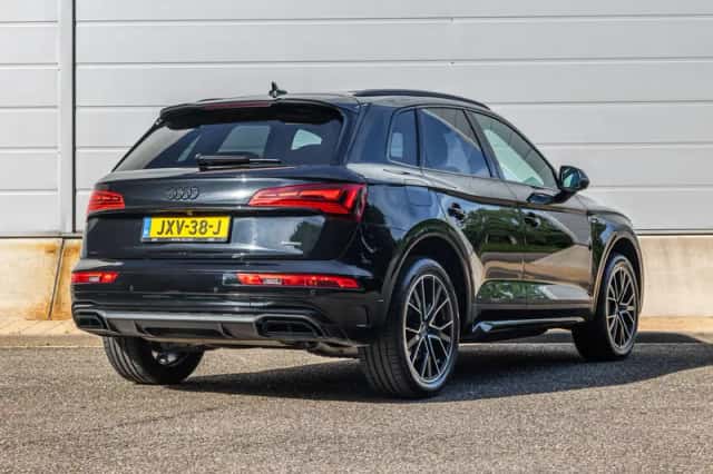 Audi Q5 (2022) thumbnail 2