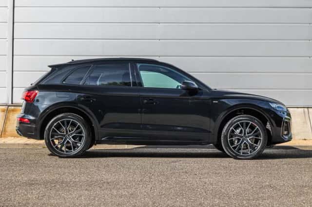 Audi Q5 (2022) thumbnail 3