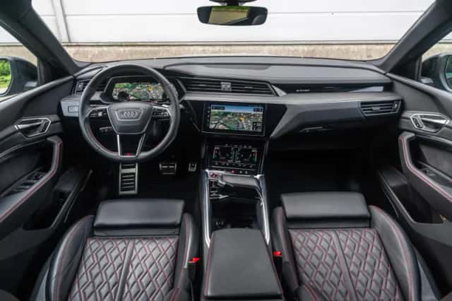 Audi SQ8 (2024) thumbnail 5
