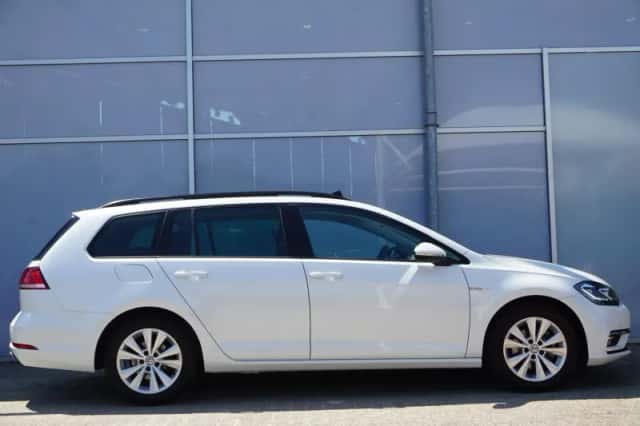 Volkswagen Golf (2020) thumbnail 3