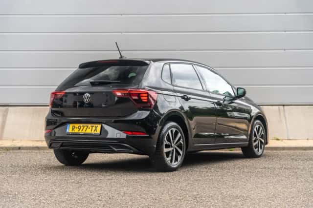 Volkswagen Polo (2022) thumbnail 2