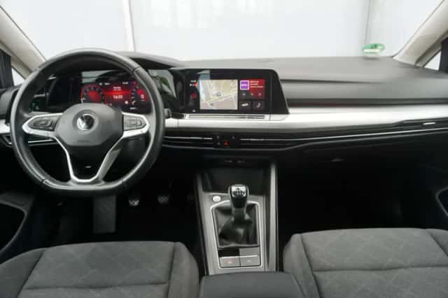 Volkswagen Golf (2022) thumbnail 5