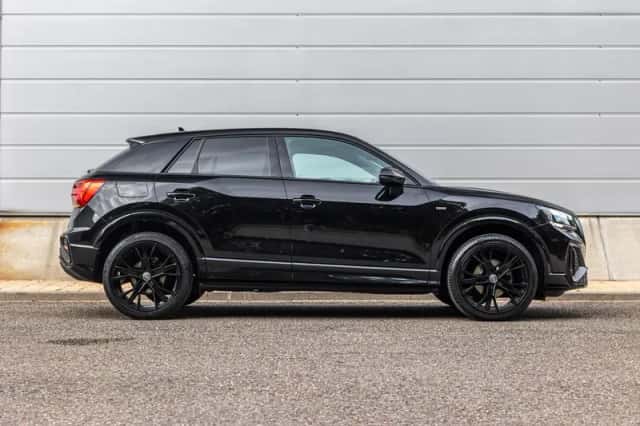 Audi Q2 (2022) thumbnail 3