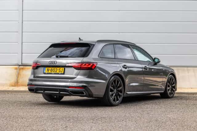 Audi A4 (2022) thumbnail 2