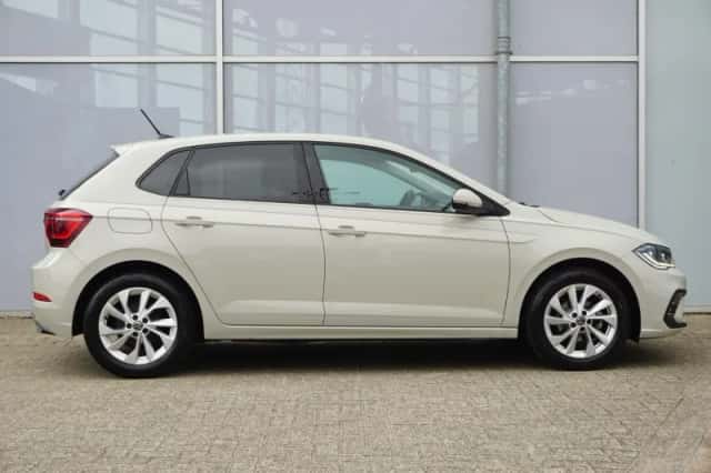 Volkswagen Polo (2022) thumbnail 3