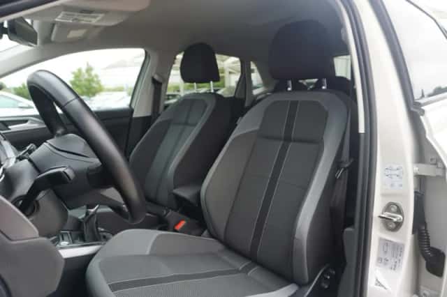 Volkswagen Polo (2022) thumbnail 4