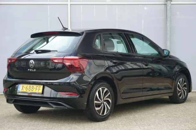 Volkswagen Polo (2023) thumbnail 2