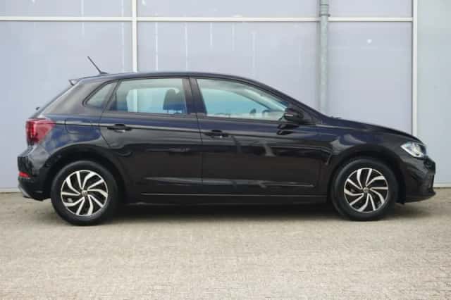 Volkswagen Polo (2023) thumbnail 3