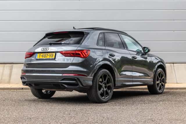 Audi Q3 (2022) thumbnail 2