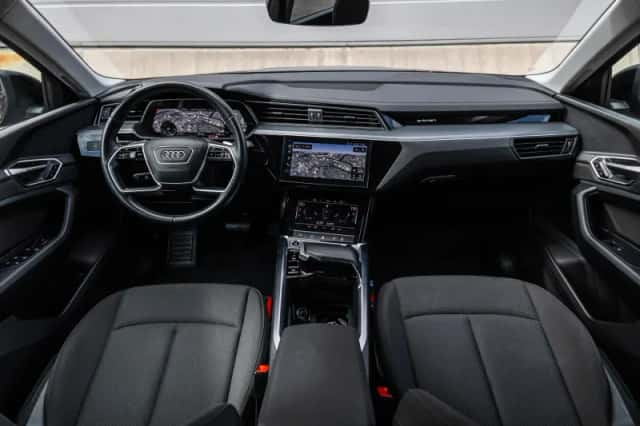Audi Q8 e-tron (2023) thumbnail 5