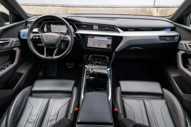 Audi Q8 e-tron (2023) thumbnail 5