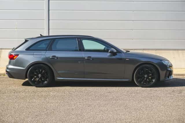 Audi A4 (2023) thumbnail 3