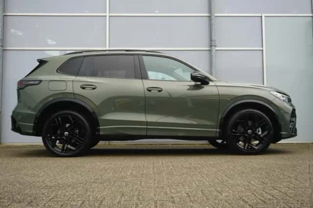 Volkswagen Tiguan (2025) thumbnail 3