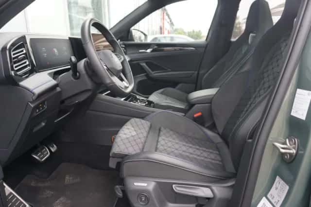 Volkswagen Tiguan (2025) thumbnail 4