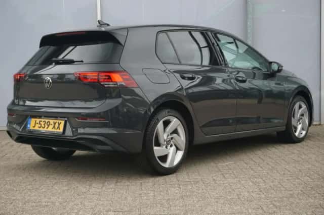 Volkswagen Golf (2020) thumbnail 2