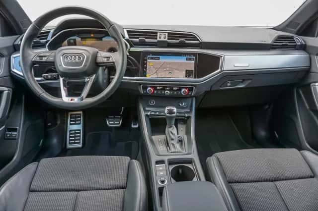 Audi Q3 (2023) thumbnail 5