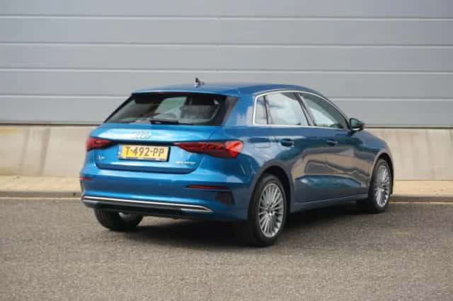 Audi A3 (2023) thumbnail 2