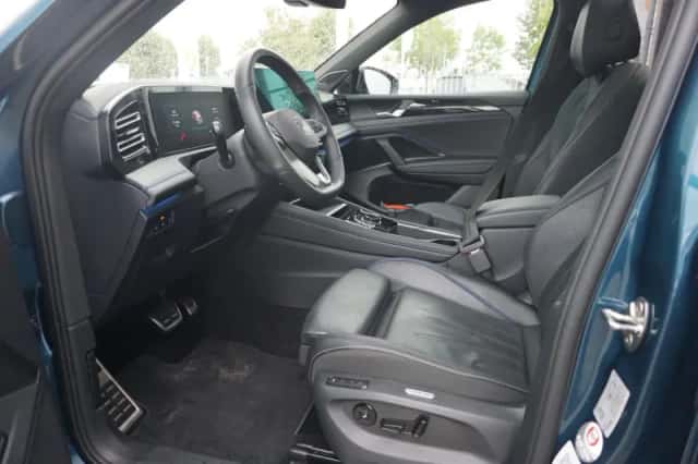 Volkswagen Tiguan (2025) thumbnail 4