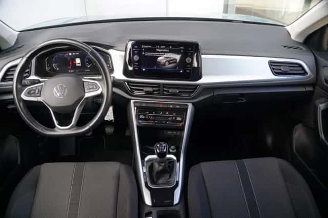 Volkswagen T-Roc (2023) thumbnail 5