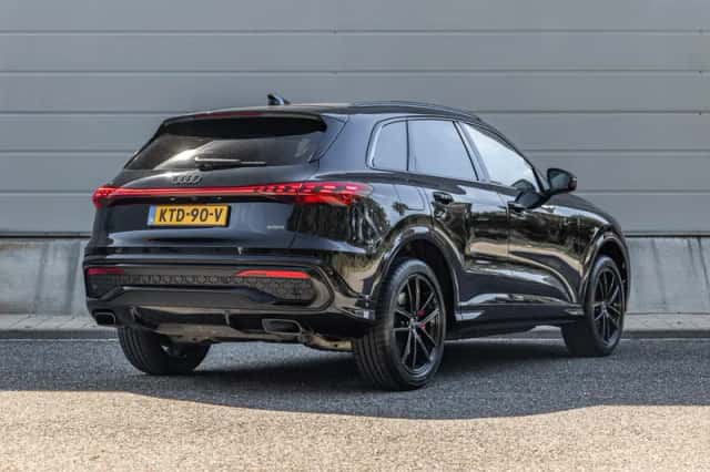 Audi Q5 (2025) thumbnail 2