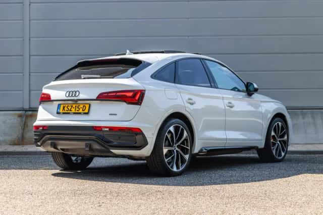 Audi Q5 (2023) thumbnail 2