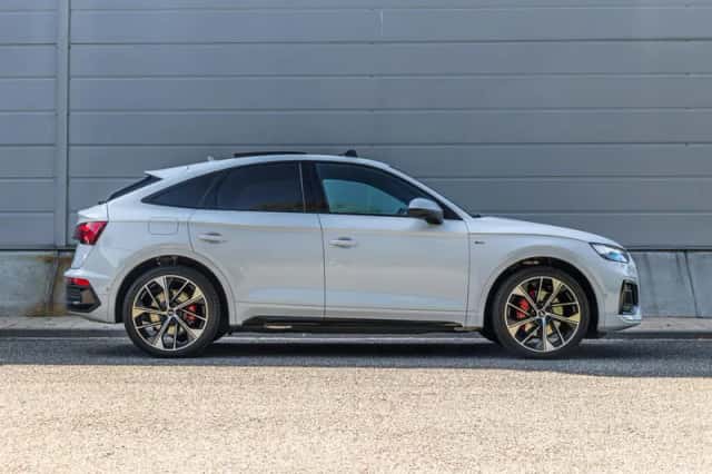 Audi Q5 (2023) thumbnail 3