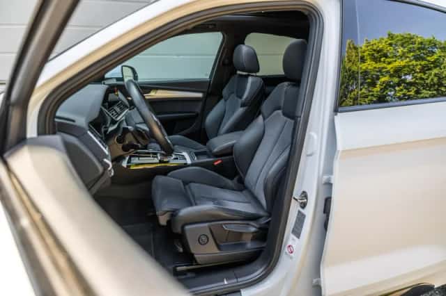 Audi Q5 (2023) thumbnail 4