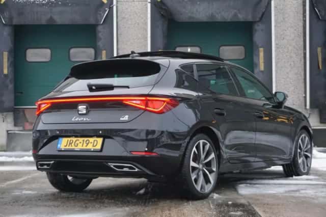 SEAT Leon (2020) thumbnail 2