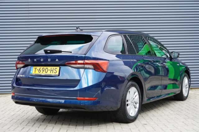 Škoda Octavia (2023) thumbnail 2