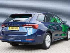 Škoda Octavia (2023) thumbnail 2