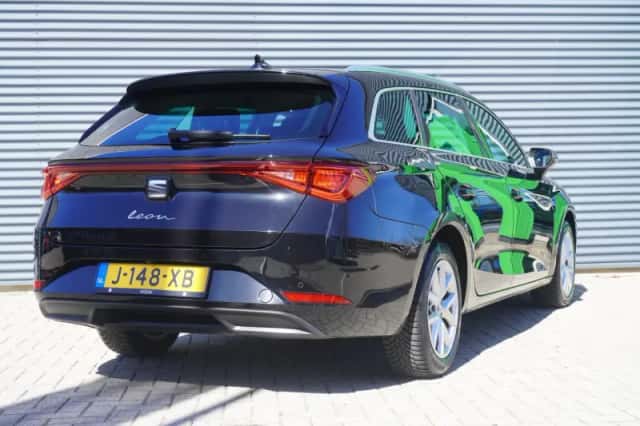 SEAT Leon Sportstourer (2020) thumbnail 2