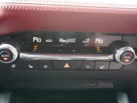 Mazda 3 (2021) thumbnail 25