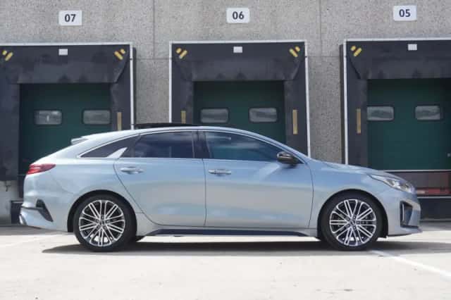 Kia Proceed (2021) thumbnail 3
