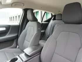 Volvo XC40 (2021) thumbnail 4