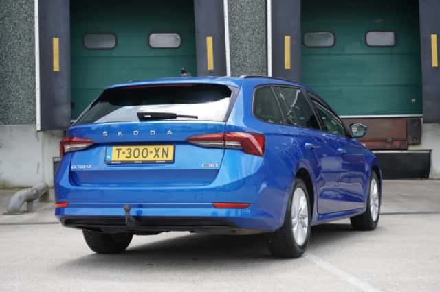 Škoda Octavia (2023) thumbnail 2
