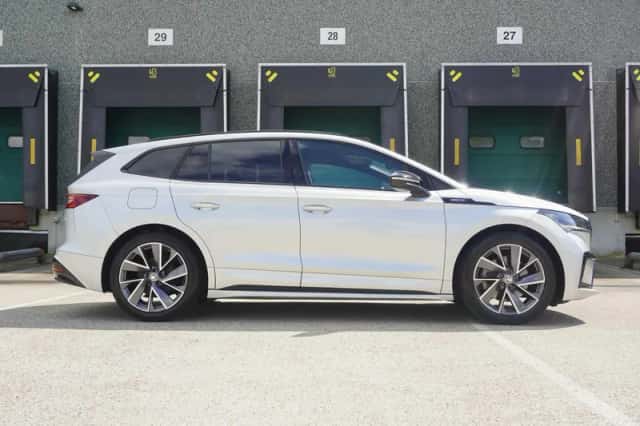 Škoda Enyaq (2022) thumbnail 3