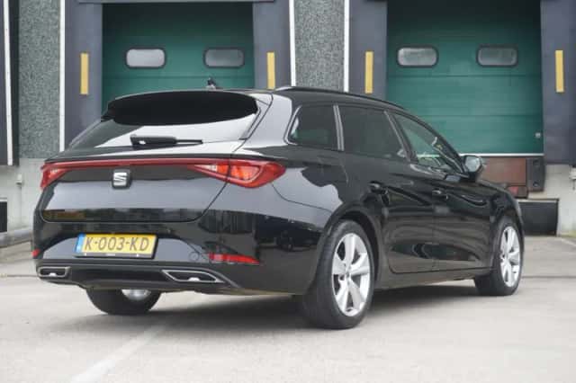 SEAT Leon Sportstourer (2021) thumbnail 2