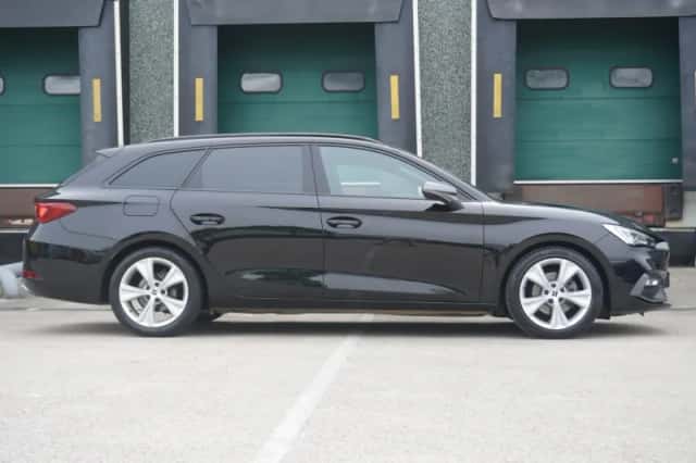 SEAT Leon Sportstourer (2021) thumbnail 3