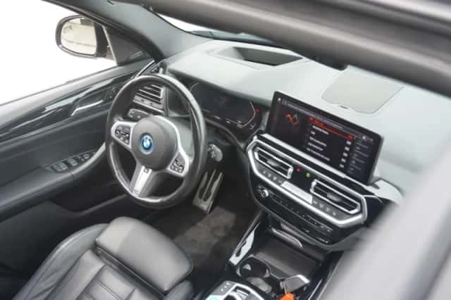 BMW iX3 (2023) thumbnail 5