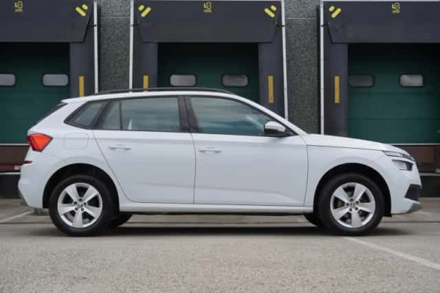 Škoda Kamiq (2023) thumbnail 3