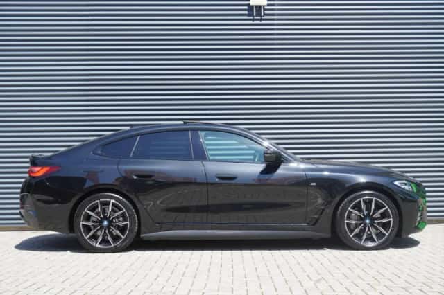 BMW i4 (2023) thumbnail 3