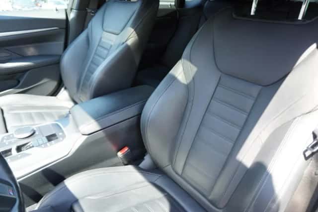 BMW i4 (2023) thumbnail 4