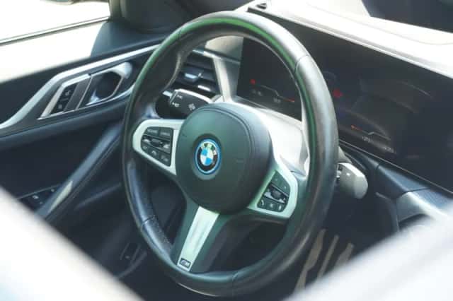 BMW i4 (2023) thumbnail 5