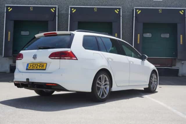Volkswagen Golf (2016) thumbnail 2