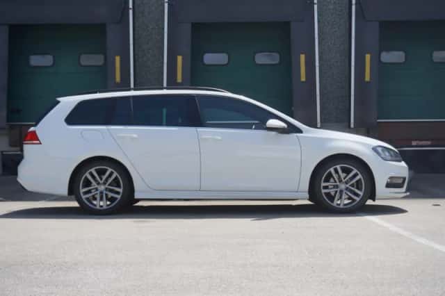 Volkswagen Golf (2016) thumbnail 3