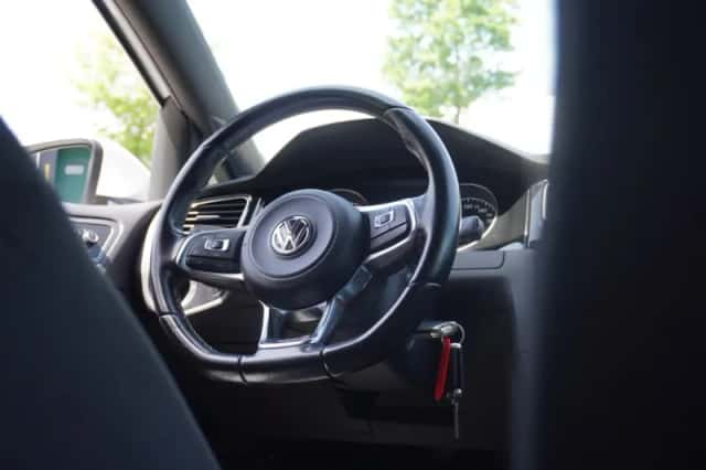 Volkswagen Golf (2016) thumbnail 5