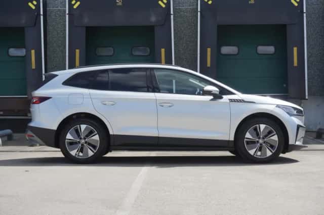 Škoda Enyaq (2021) thumbnail 3