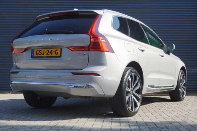 Volvo XC60 (2024) thumbnail 2